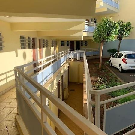 Petit Prix Et Grand Confort A Saint Gilles Les Bains Ngoại thất bức ảnh
