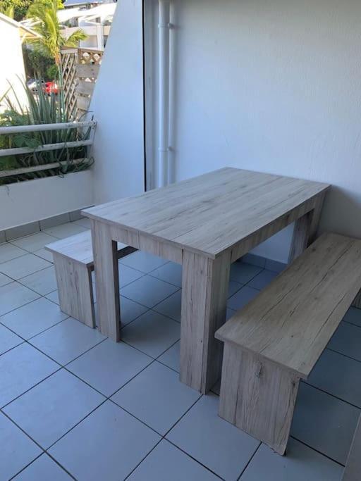Petit Prix Et Grand Confort A Saint Gilles Les Bains Ngoại thất bức ảnh