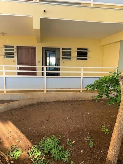Petit Prix Et Grand Confort A Saint Gilles Les Bains Ngoại thất bức ảnh