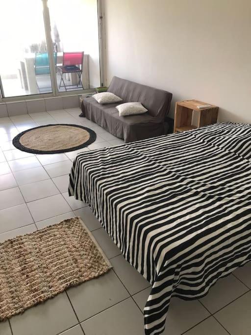 Petit Prix Et Grand Confort A Saint Gilles Les Bains Ngoại thất bức ảnh