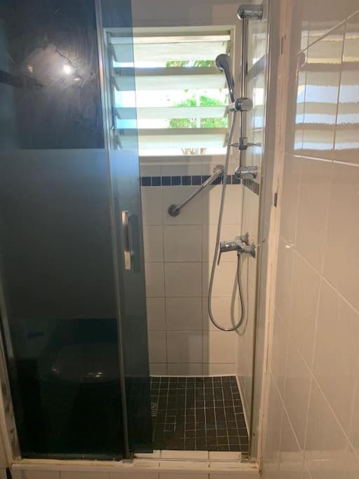Petit Prix Et Grand Confort A Saint Gilles Les Bains Ngoại thất bức ảnh